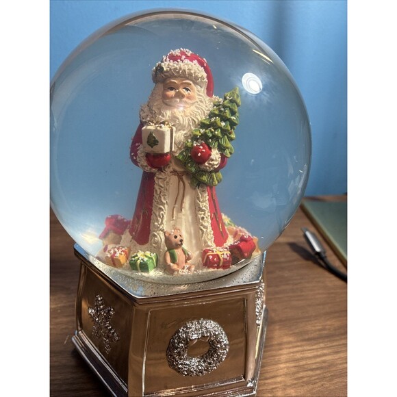 Spode Christmas Santa Musical Snow Globe WORKS We Wish You A Merry Christmas - Picture 7 of 9